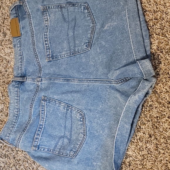 AE Mom Shorts - Picture 3 of 4